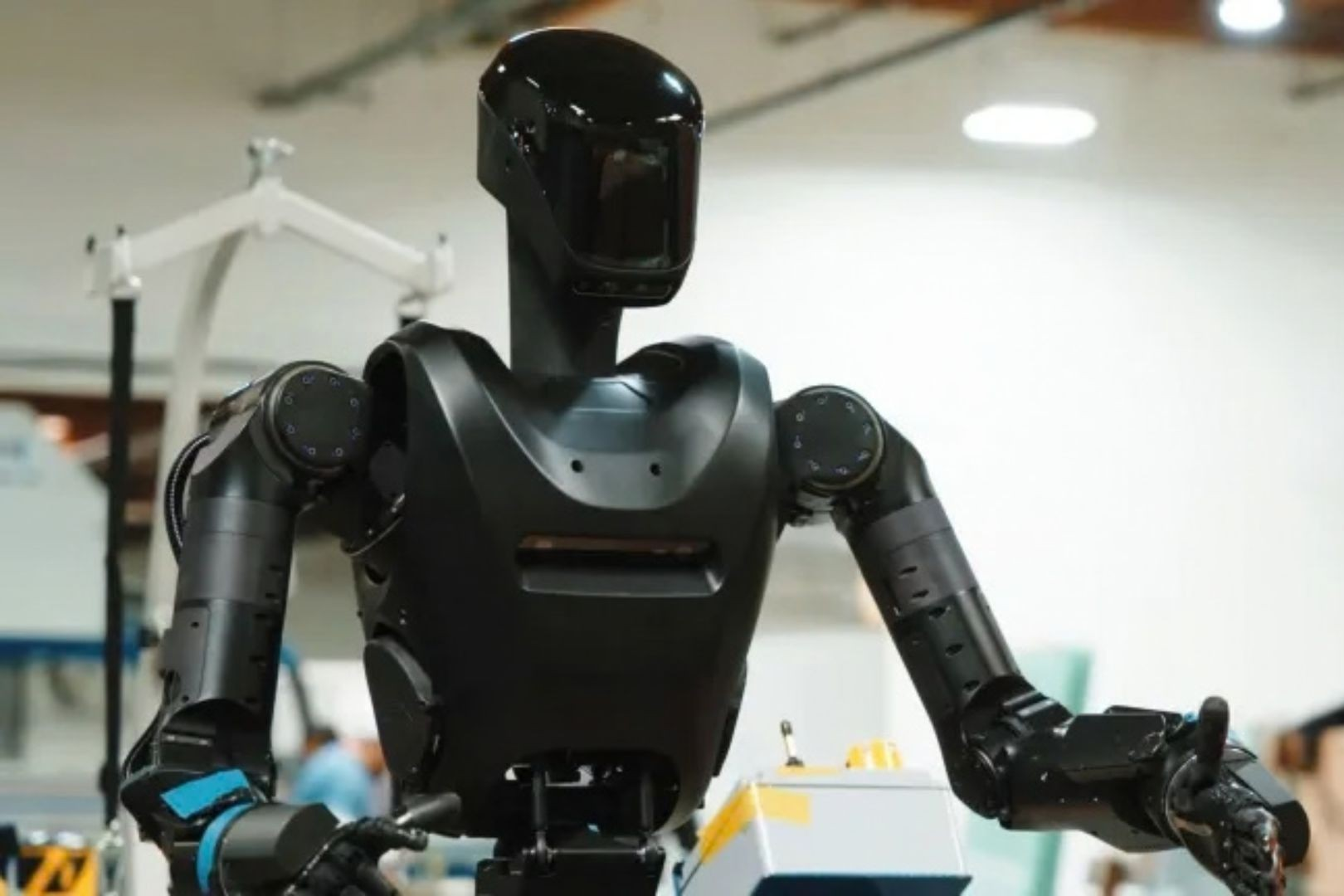  Biến Ukraine thành 'thao trường' tỷ USD: Startup Mỹ tung robot hình người ra tiền tuyến, tham vọng xuất xưởng 50.000 cỗ máy 