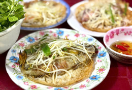 Khu chợ 127 năm tuổi nổi tiếng ở miền Trung, bán đầy đặc sản ngon, rẻ YwAAAAAAQABAAACAUwAOw==