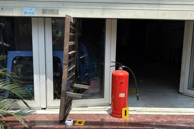 Điều tra vụ cháy nhà làm 3 người nhập viện