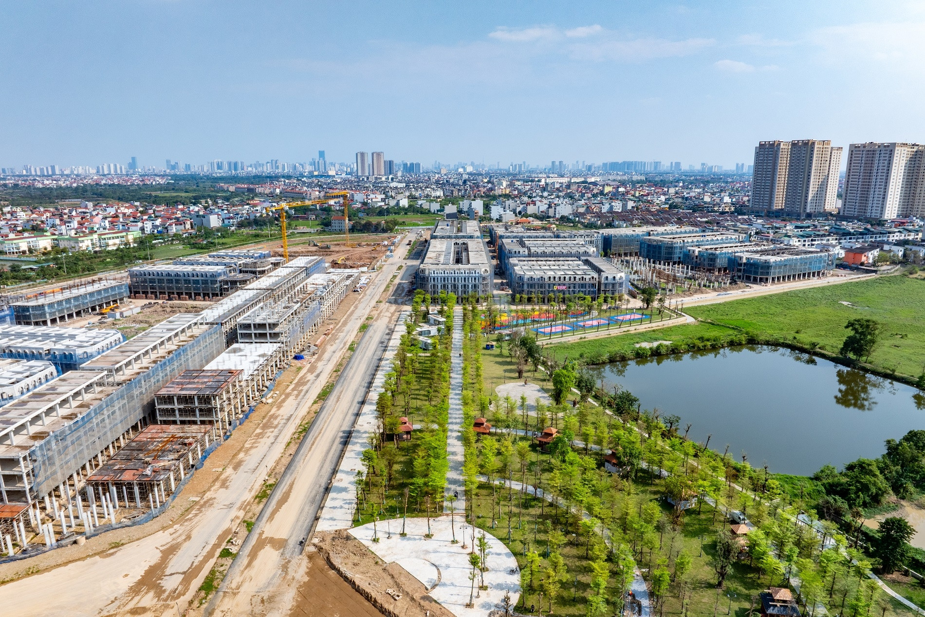 Đường Hoàng Quốc Việt kéo dài: Toạ độ vàng của nhà phố phía Tây Thủ đô