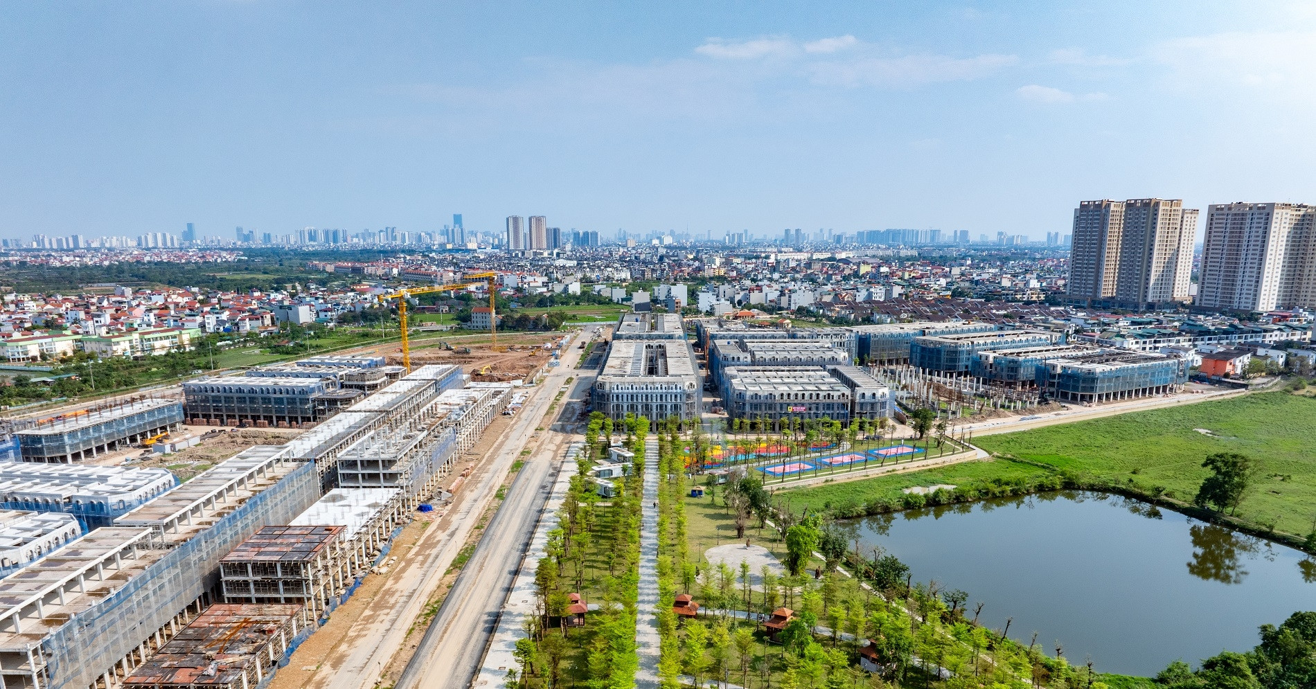 Đường Hoàng Quốc Việt kéo dài: Toạ độ vàng của nhà phố phía Tây Thủ đô