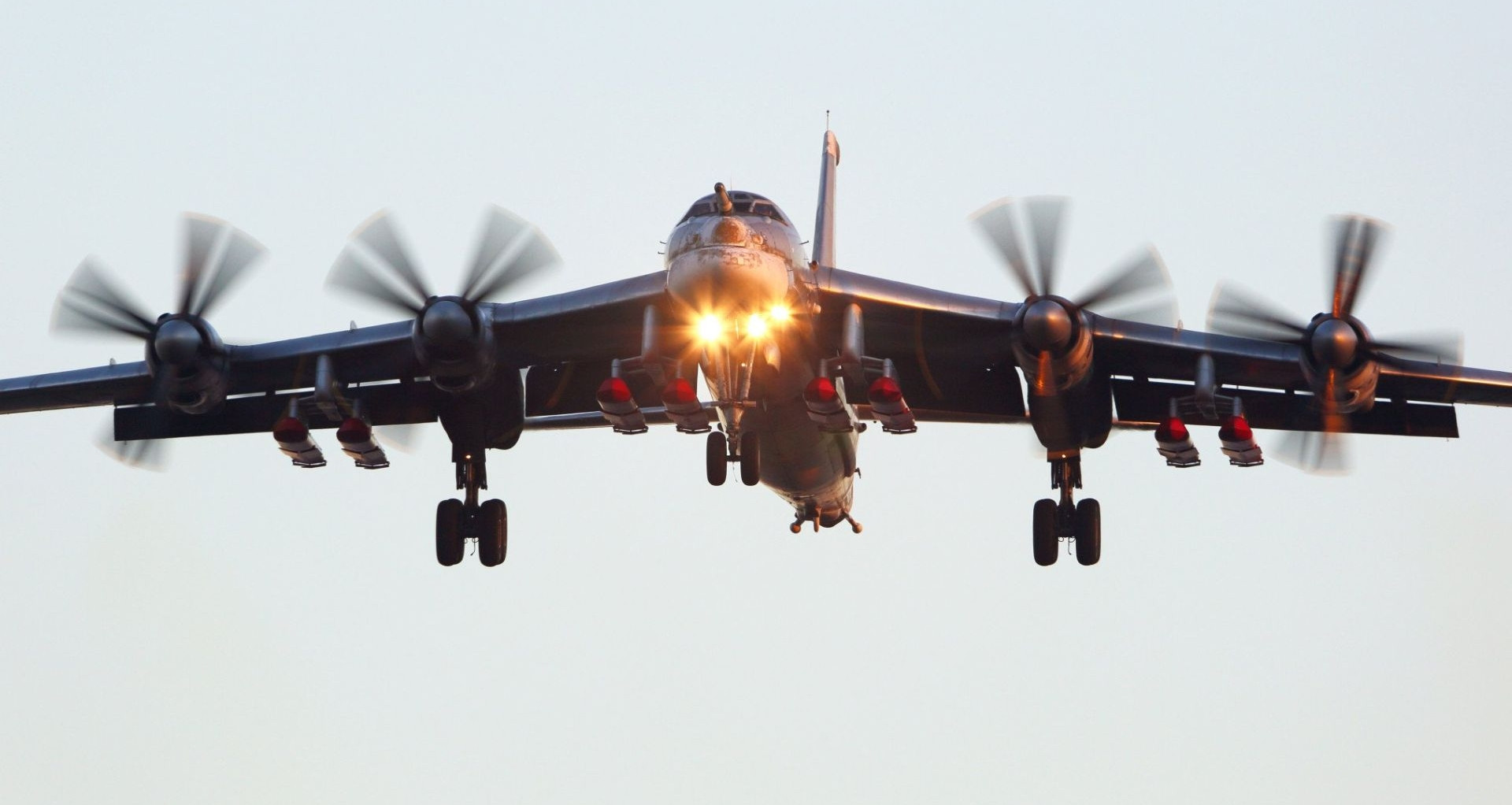 Nga đưa tên lửa Kh-101 tầm bắn 5.000km từ trên trời xuống đất, thay đổi hoàn toàn cuộc chơi