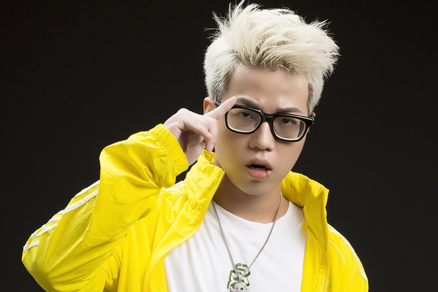 Người nổi tiếng quảng cáo cá độ phi pháp: Ngây thơ hay mờ mắt vì tiền?