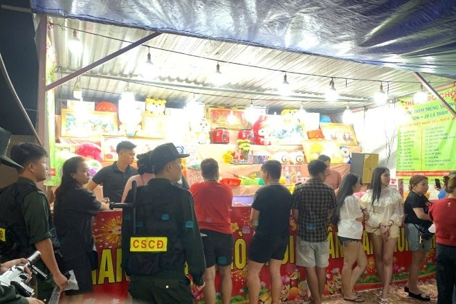 Phá đường dây lừa đảo bốc thăm trúng thưởng tại hội chợ Hương Trầm