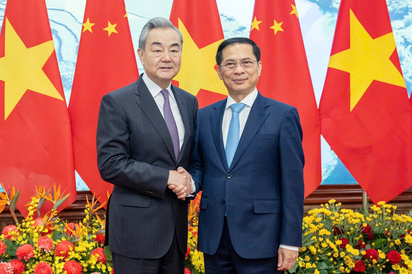 Sớm hoàn thành 3 tuyến đường sắt khổ tiêu chuẩn kết nối Việt Nam với Trung Quốc