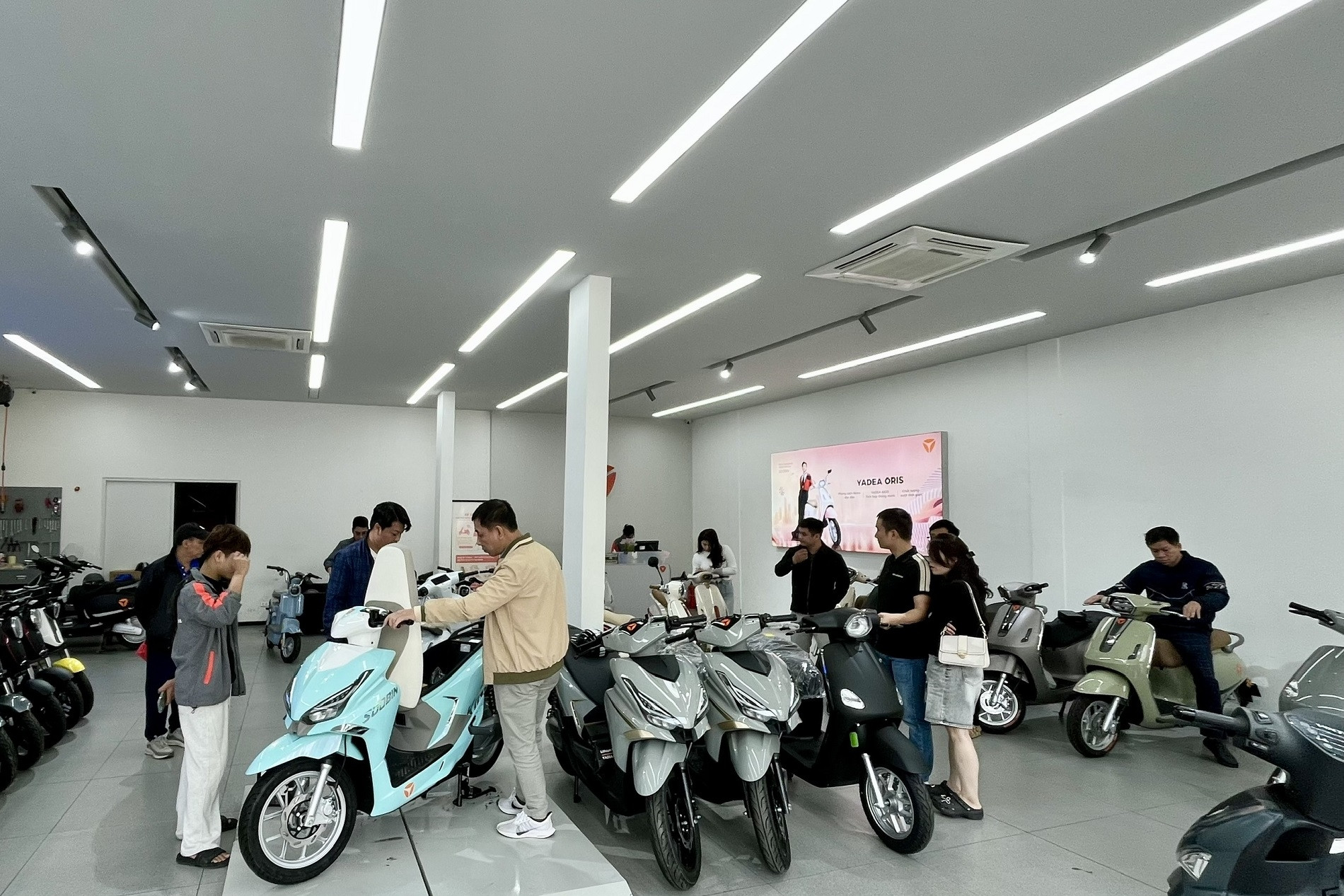 Thị trường xe điện sôi động, người dùng vẫn cẩn trọng ‘chọn mặt gửi vàng’