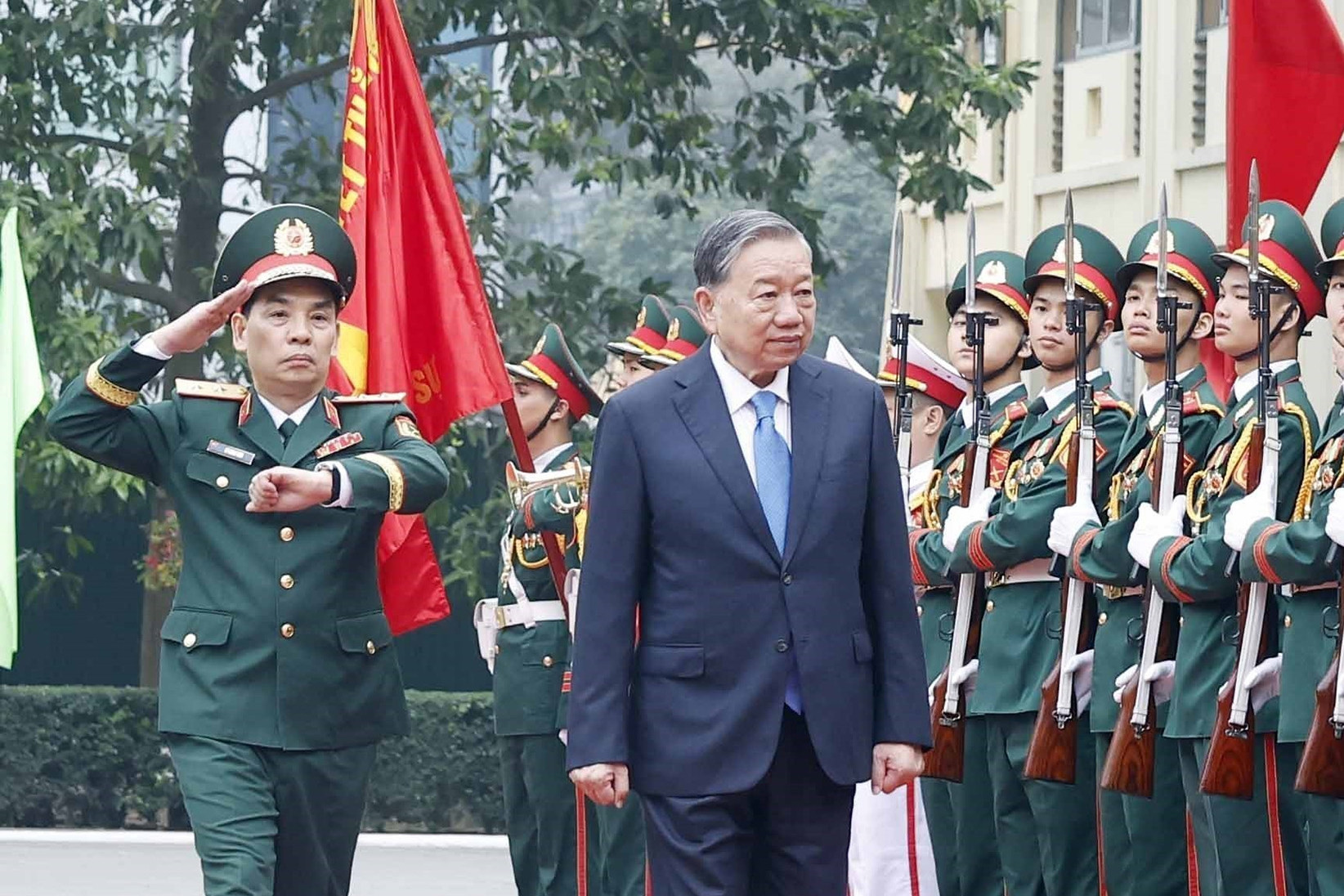  Tổng Bí thư: Bồi dưỡng cán bộ về công nghệ lượng tử, năng lượng nguyên tử 