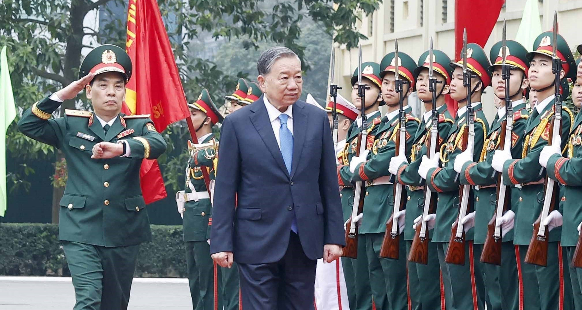 Tổng Bí thư: Bồi dưỡng cán bộ về công nghệ lượng tử, năng lượng nguyên tử