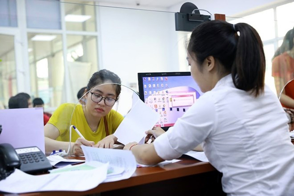 Viên chức chuyển đơn vị có phải ký lại hợp đồng?