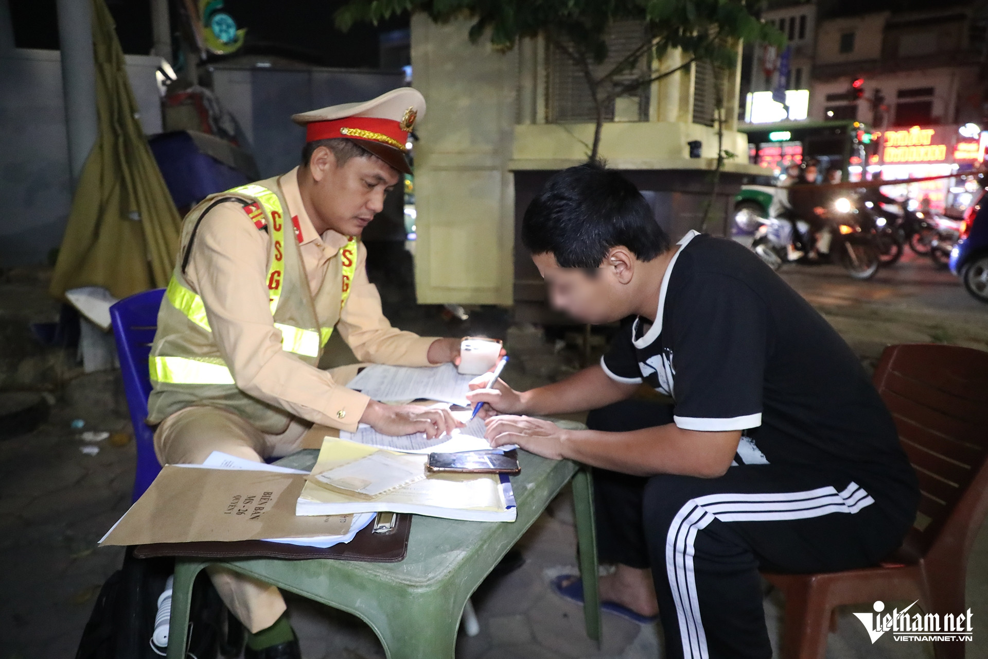 W-kiem tra o to tai 2.JPG.jpg