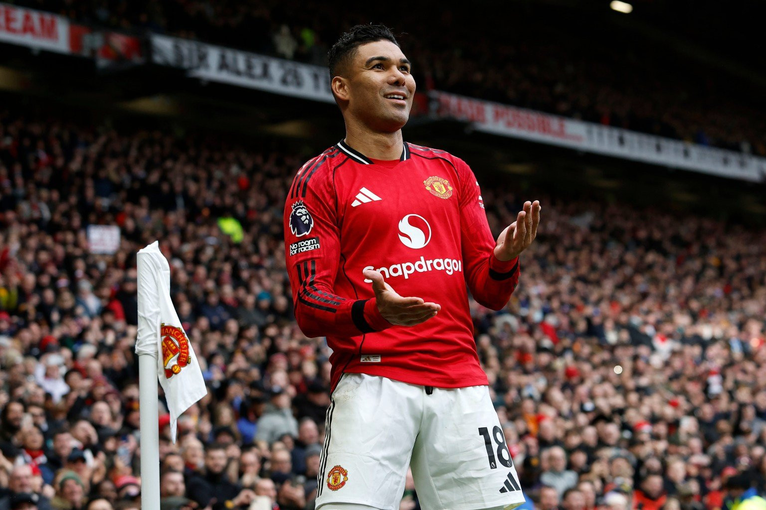 www_thesun_co_uk goal celebrations casemiro manchester united 1066846508 (1).jpg