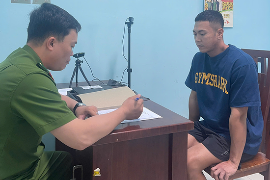  Bản tin trưa 18/3: Công an làm việc với người đàn ông hành hung nữ shipper 