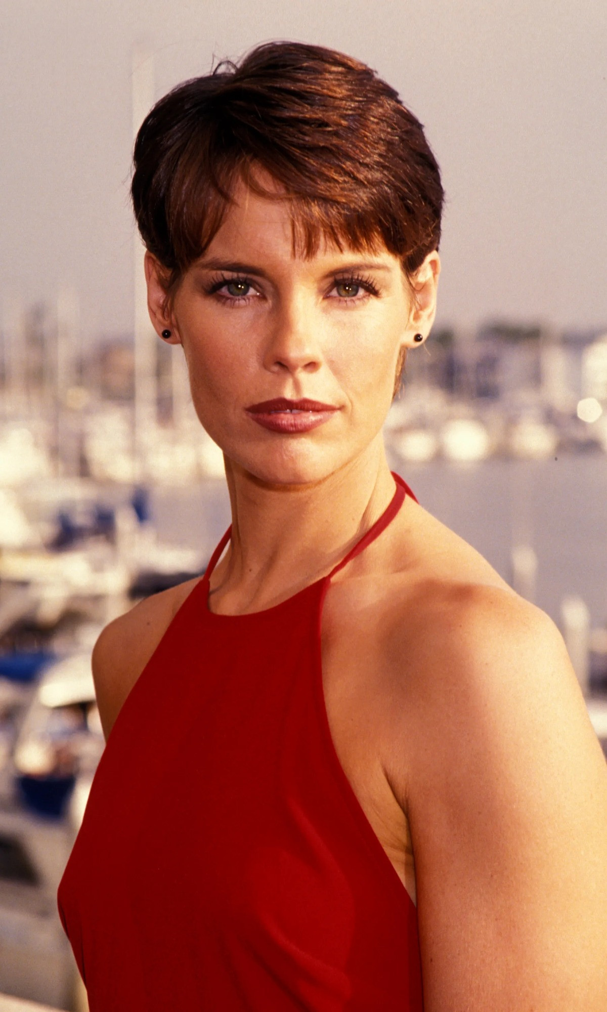 https://static-images.vnncdn.net/vps_images_publish/000001/000003/2026/3/18/alexandra-paul-100th-episode-party-101198182-475.webp