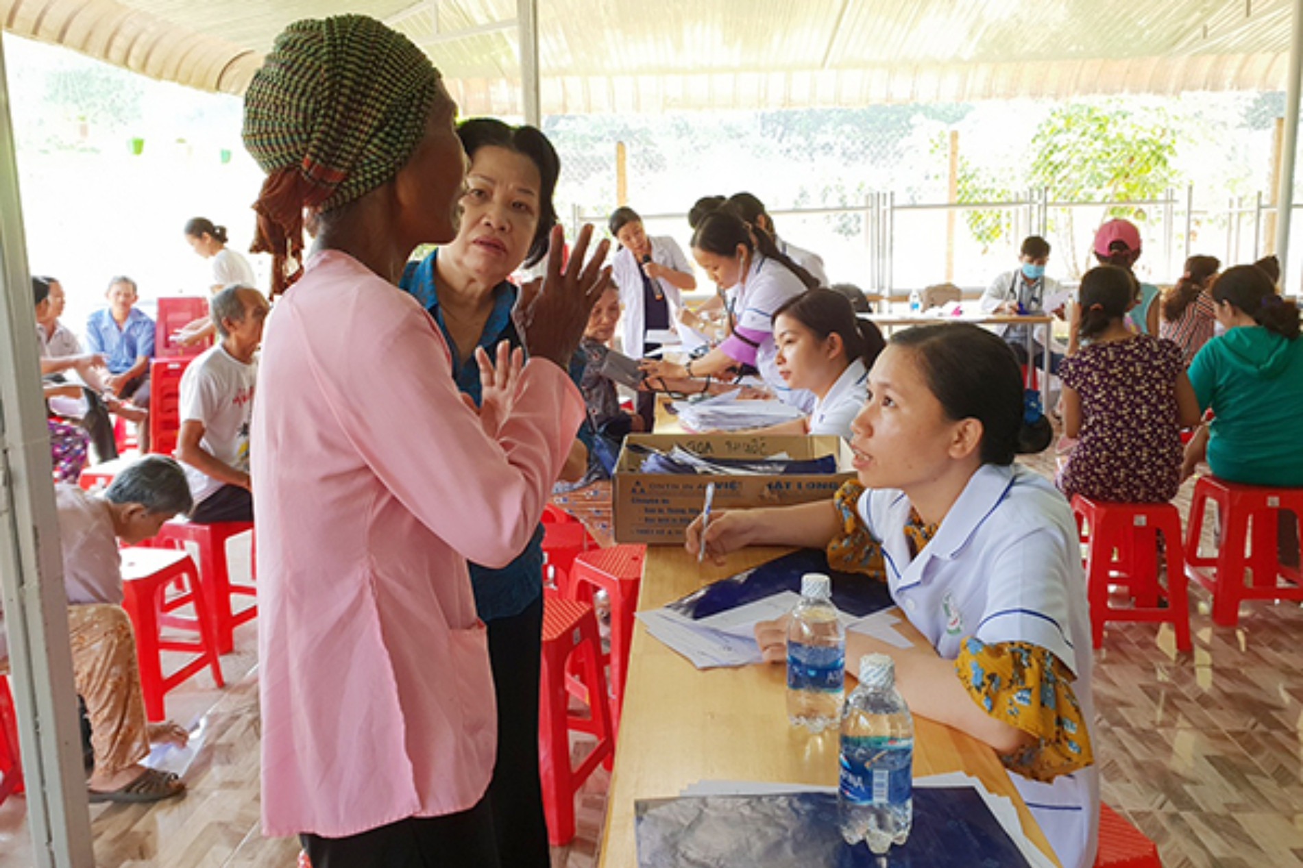 Cảnh báo tình trạng lợi dụng khám chữa bệnh nhân đạo, nguy cơ trục lợi bảo hiểm