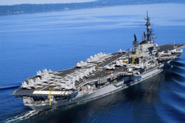 Iran tuyên bố tàu sân bay Mỹ phải rút lui do hỏa lực