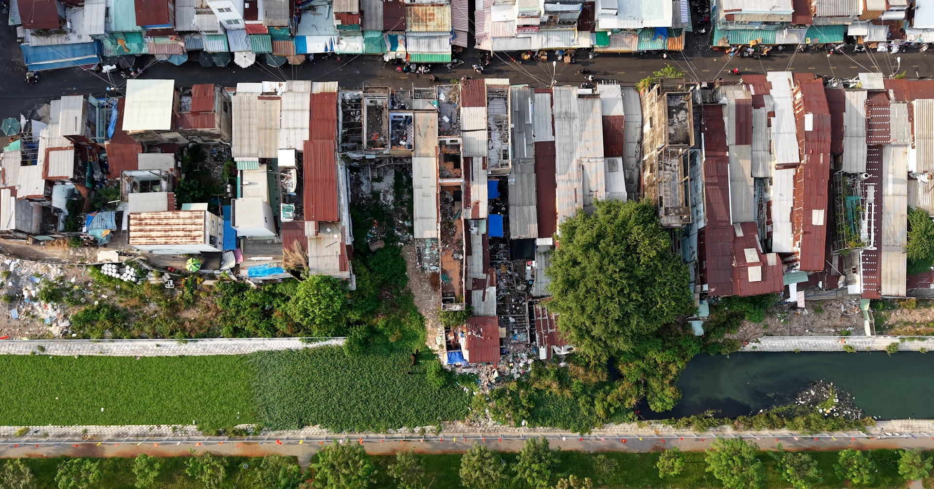 Người dân tiếc nuối vì dòng kênh ô nhiễm ở TPHCM hồi sinh đứt quãng