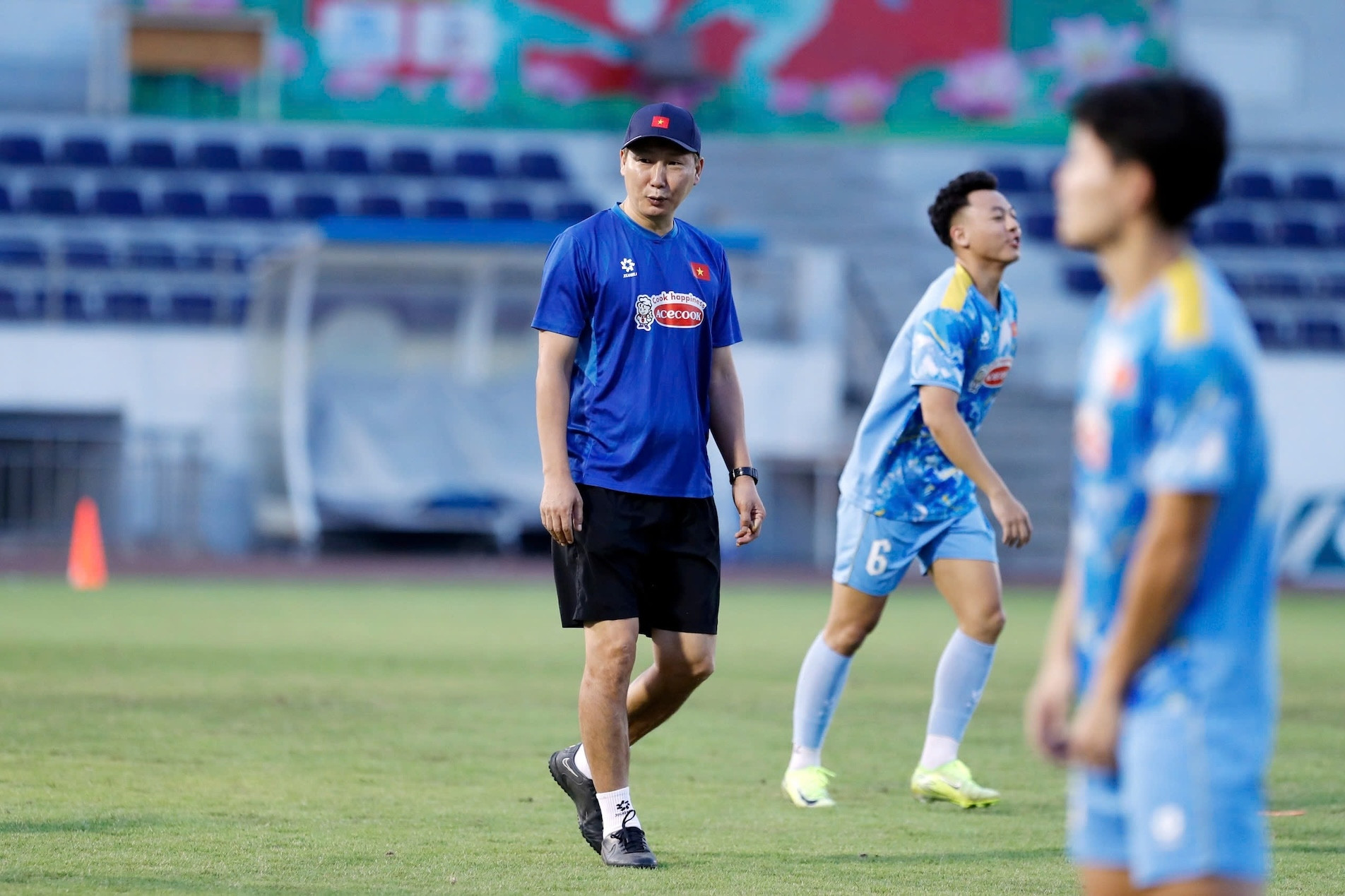 Tuyển Việt Nam: Thấy gì khi HLV Kim Sang Sik ‘tất tay’