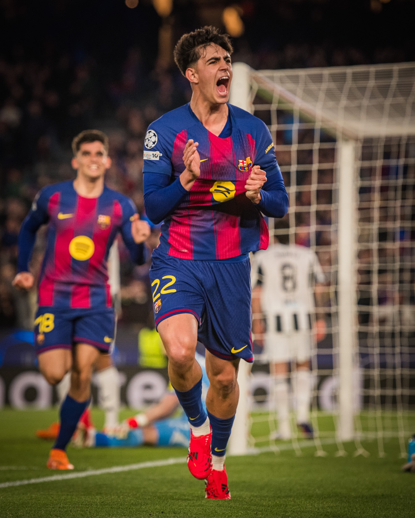https://static-images.vnncdn.net/vps_images_publish/000001/000003/2026/3/19/barca-newscastle-3-38.jpg