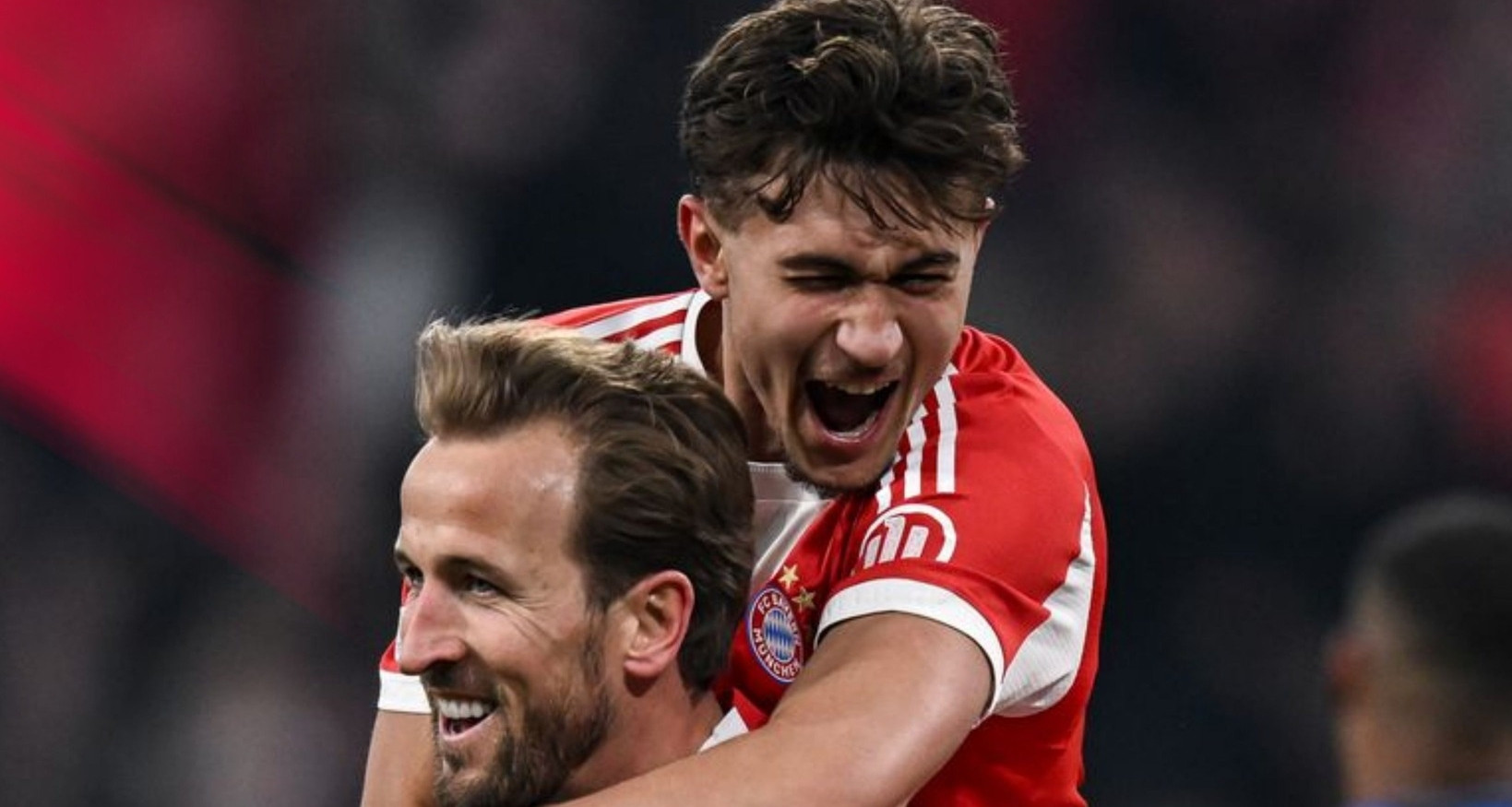Bayern Munich thắng 10-2, gặp 'ông vua Champions League' ở tứ kết