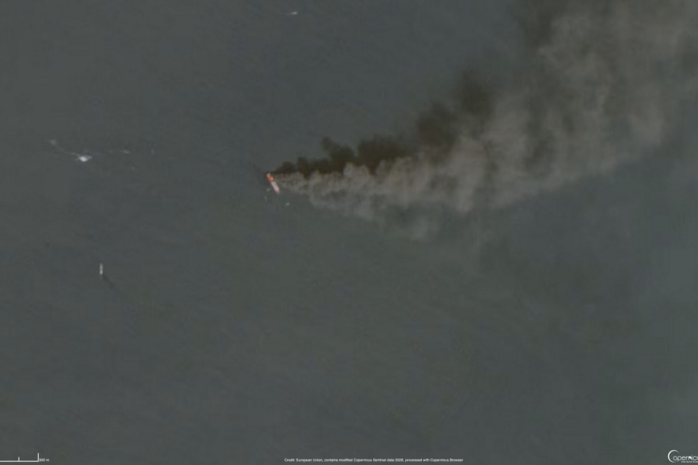 Cháy tàu hàng ở eo biển Hormuz, Qatar trục xuất loạt quan chức ngoại giao Iran