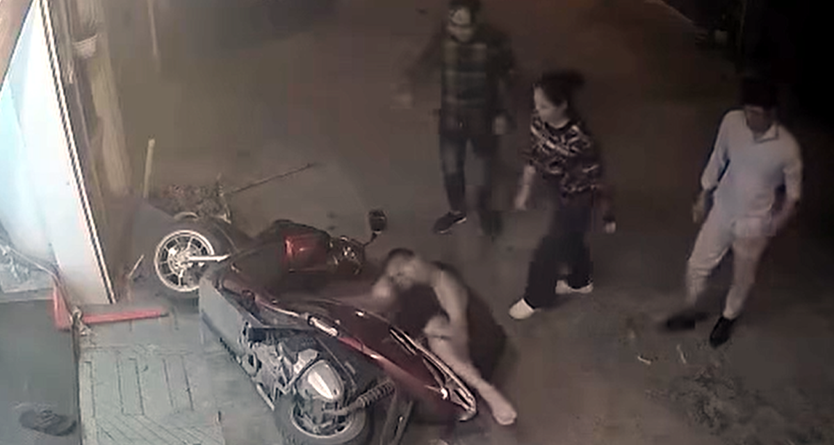 Công an vào cuộc vụ nhóm người xông vào nhà, kéo người đàn ông ra đường hành hung