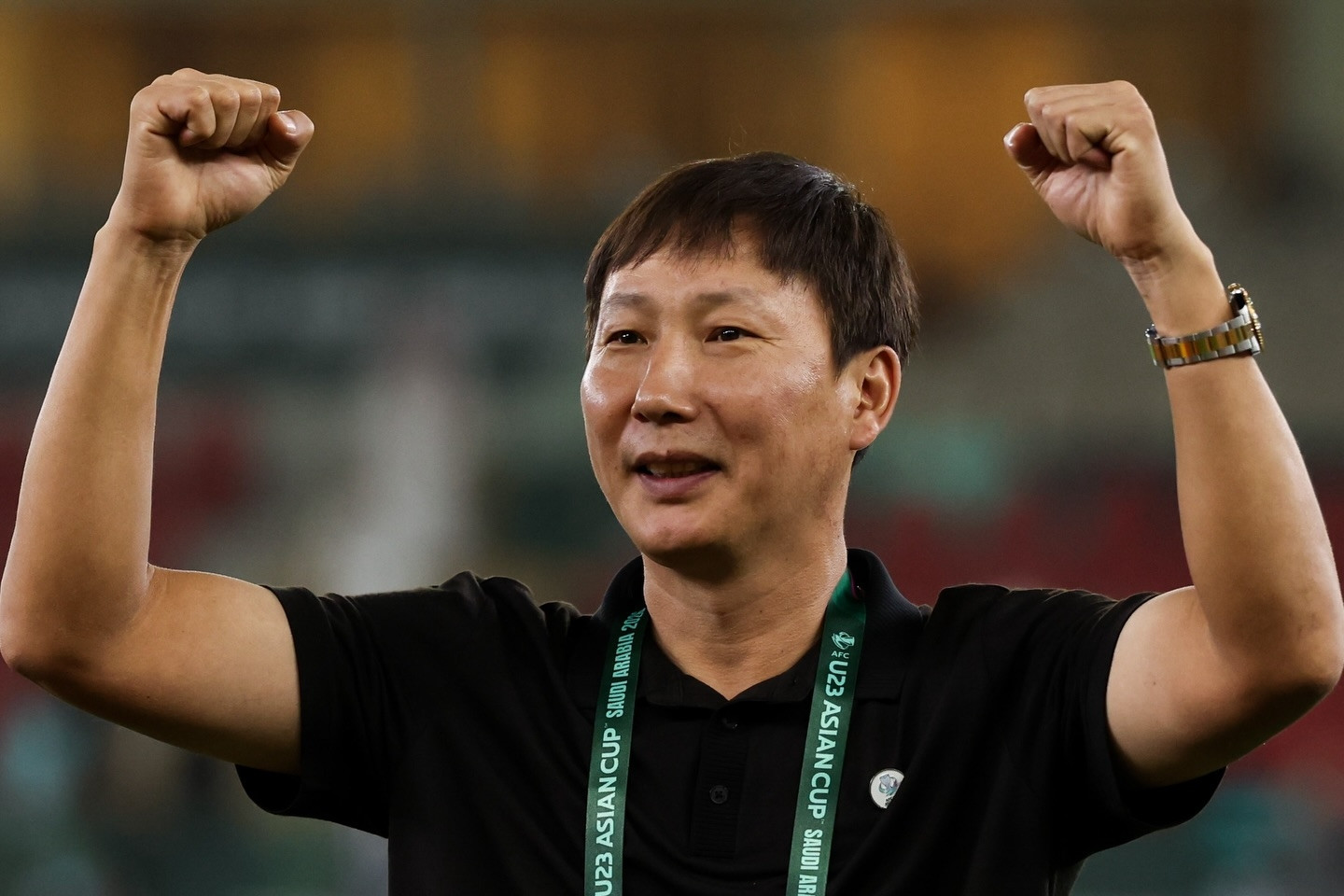  FIFA ví HLV Kim Sang Sik như 'phù thủy' trước trận tái đấu Malaysia 