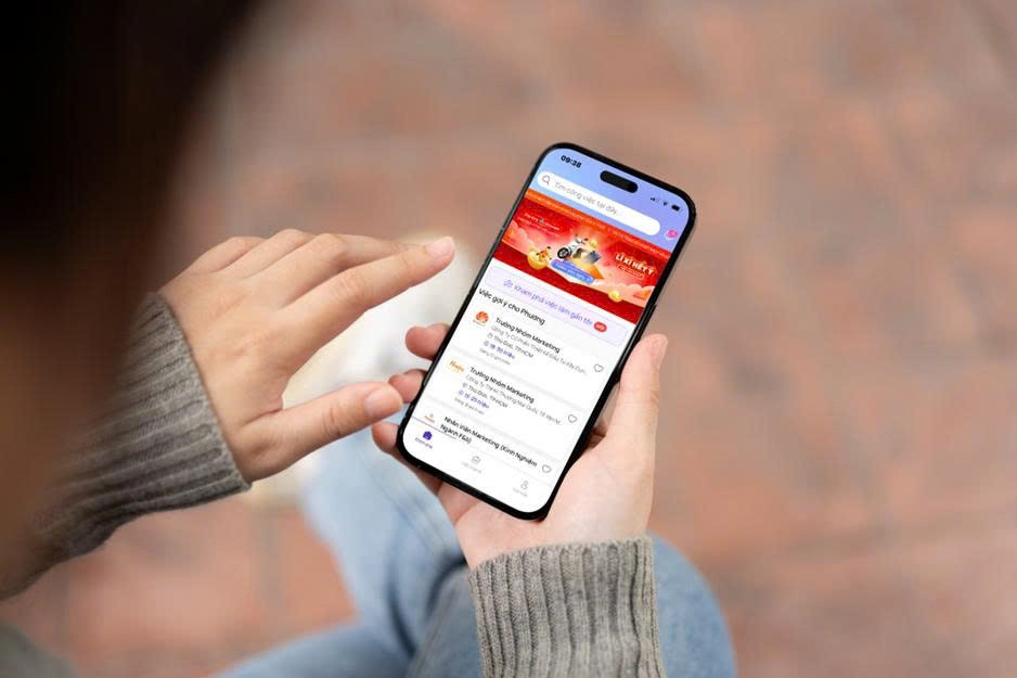 Gen Z rủ nhau lên Vieclam24h ‘săn việc’, đổi vận may đầu năm