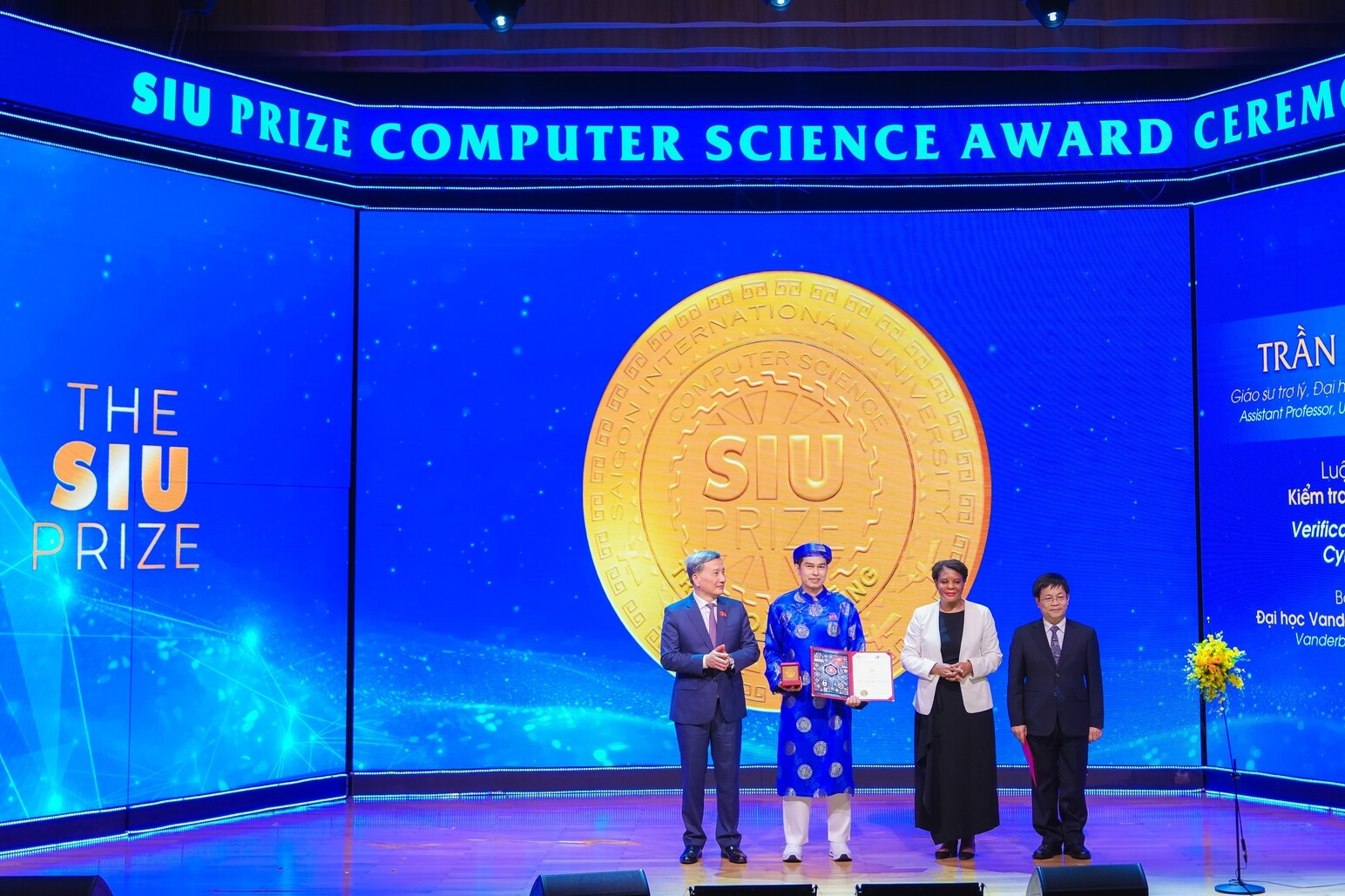 Giải thưởng SIU Prize Health Sciences có tổng giá trị 5 tỷ đồng