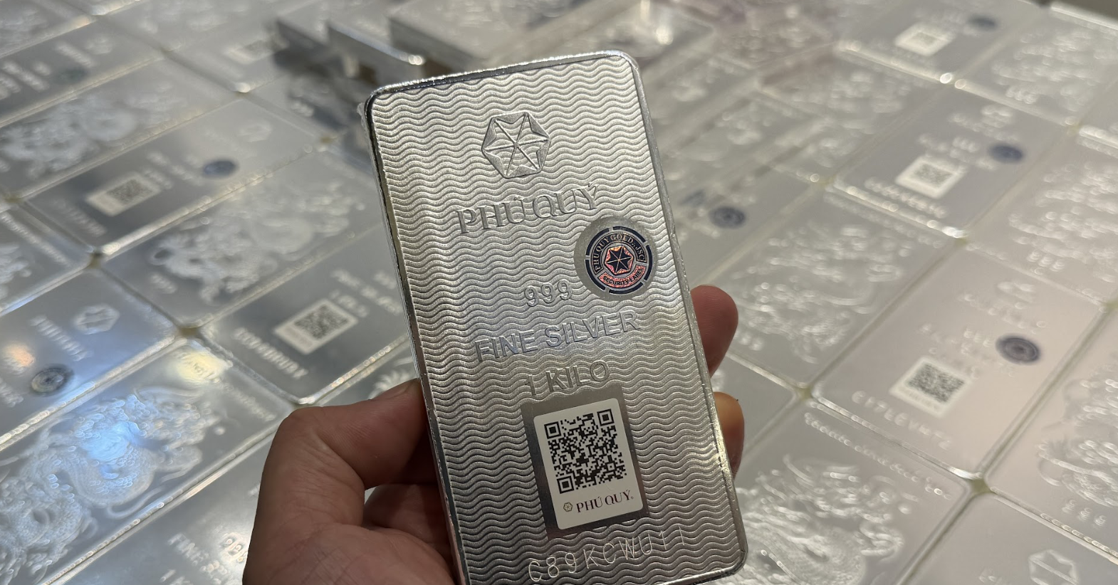 Giá bạc hôm nay 20/3/2026 sập mạnh, về sát mốc 70 triệu đồng/kg