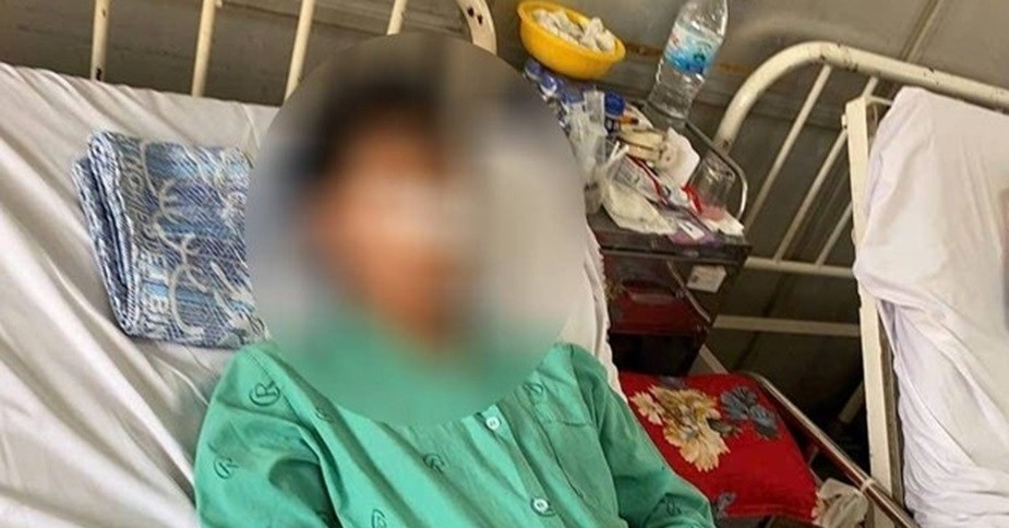 Nam sinh lớp 11 ở TPHCM bị đánh hội đồng đến mức gãy mũi