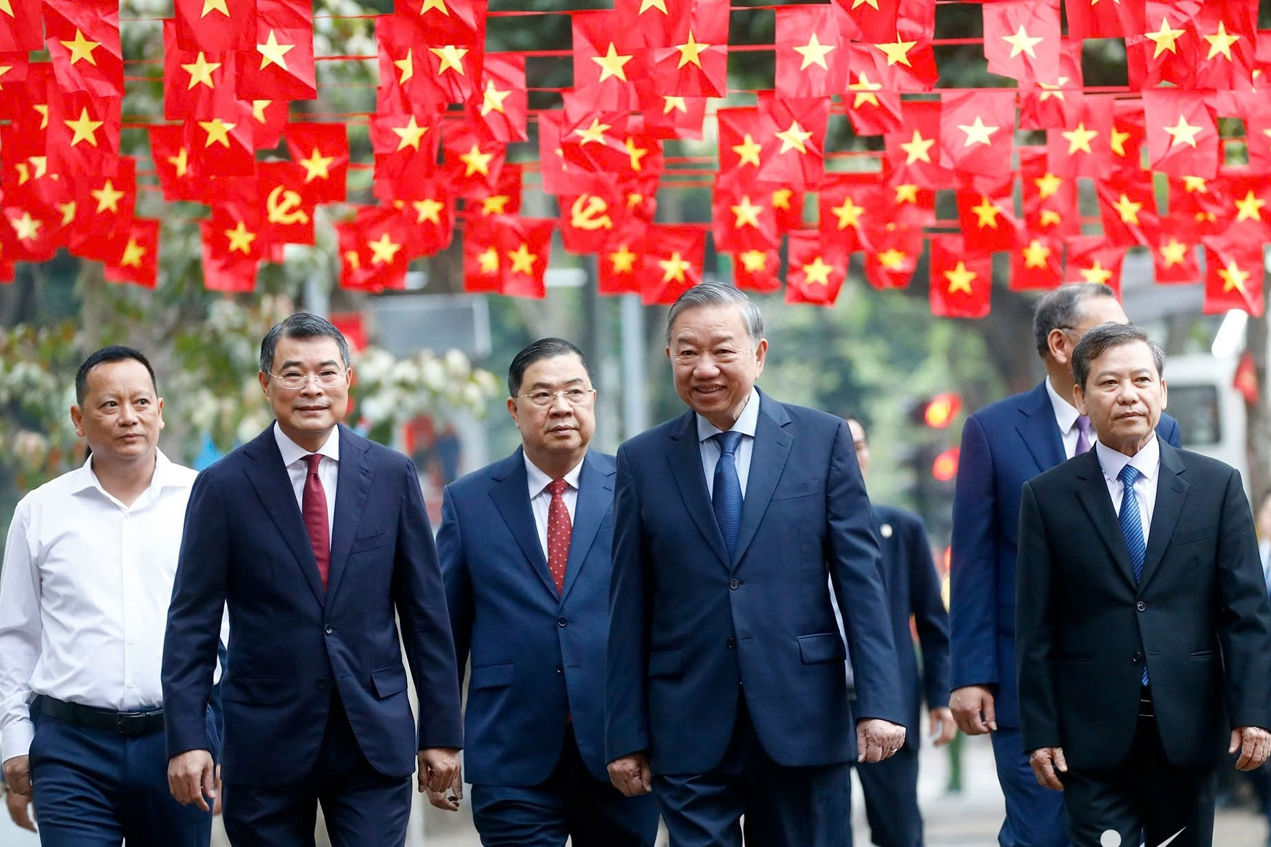 Ngày hội non sông và trọng trách trước nhân dân