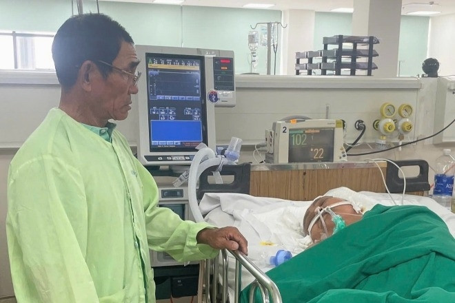 Người phụ nữ bán vé số nguy kịch sau tai nạn, em trai già bất lực mong phép màu