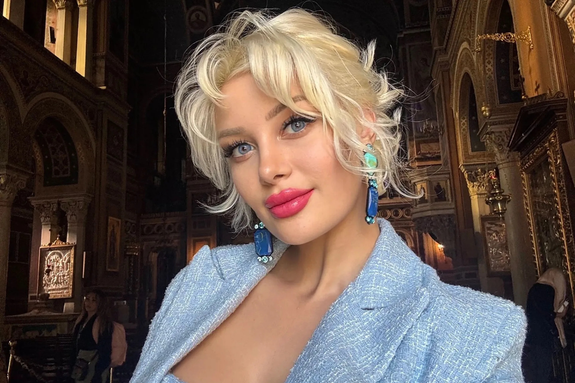 Nữ người mẫu 27 tuổi qua đời bất thường tại nhà riêng