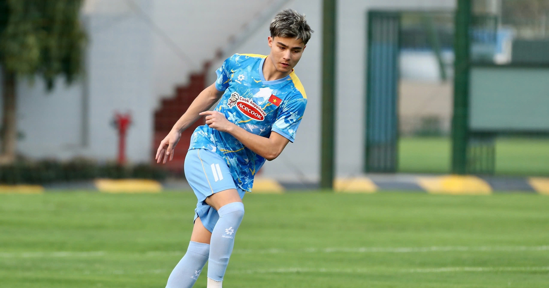 Sao Việt kiều U23 Việt Nam thích Đình Bắc, thần tượng Luka Modric