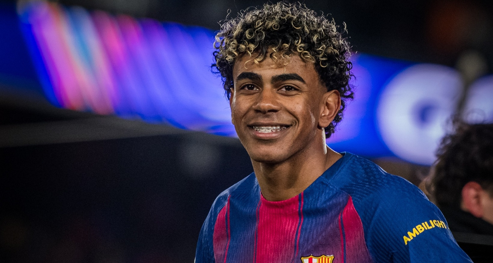 Yamal chói sáng, Barca thắng khó tin Newcastle vào tứ kết