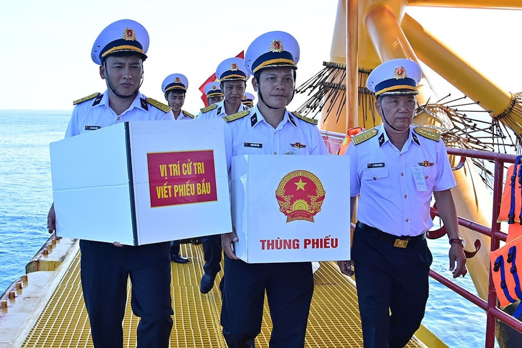 Hoàn thành bầu cử sớm ở nhà giàn DK1/9, bãi cạn Ba Kè