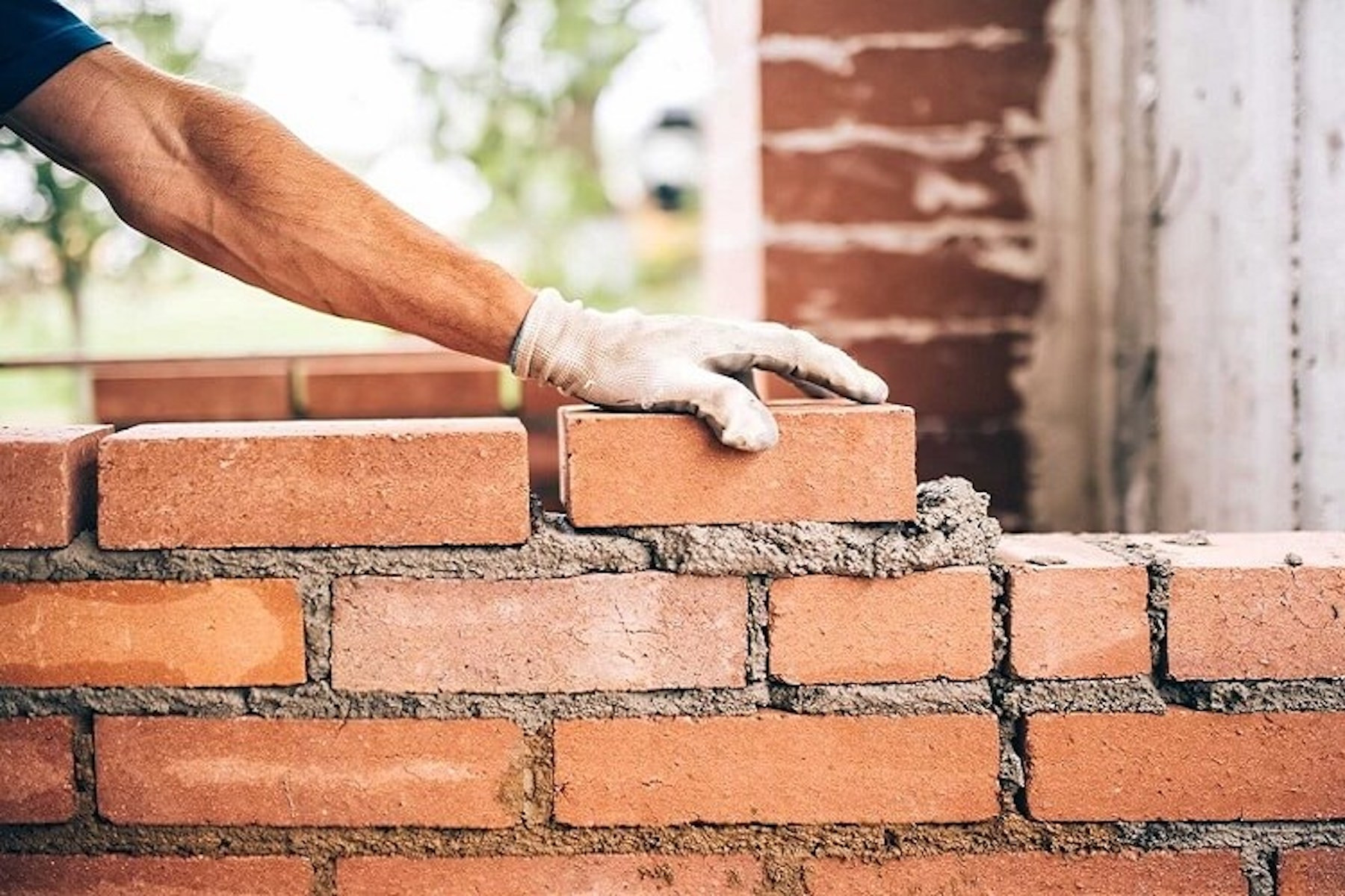 Bộ Xây dựng nghiên cứu miễn giấy phép xây tường rào bảo vệ đất tại đô thị