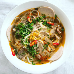 BÚN BÒ HUẾ (spicy beef noodle soup) 🍜🍜🍜.jpg