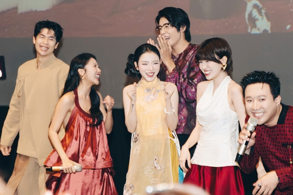 Em gái ruột lẫn phim 18+ ngập cảnh nóng không thể địch nổi Trấn Thành