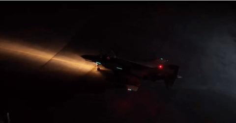 Iran hé lộ hình ảnh máy bay chiến đấu chuẩn bị đánh bom căn cứ Mỹ