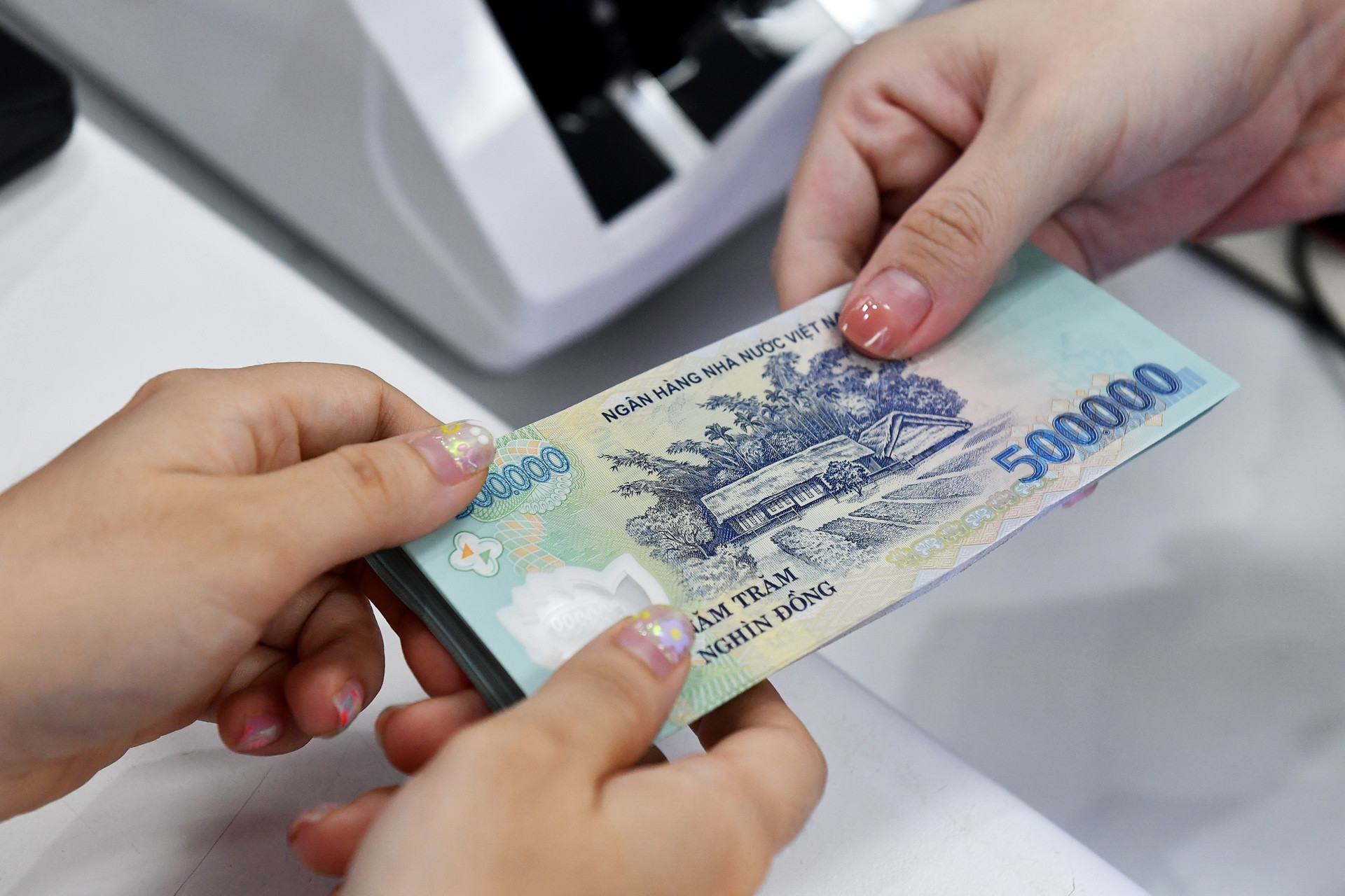 Lãi suất cho vay tăng mạnh: VCBNeo tăng mạnh nhất, OCB và Sacombank theo sau