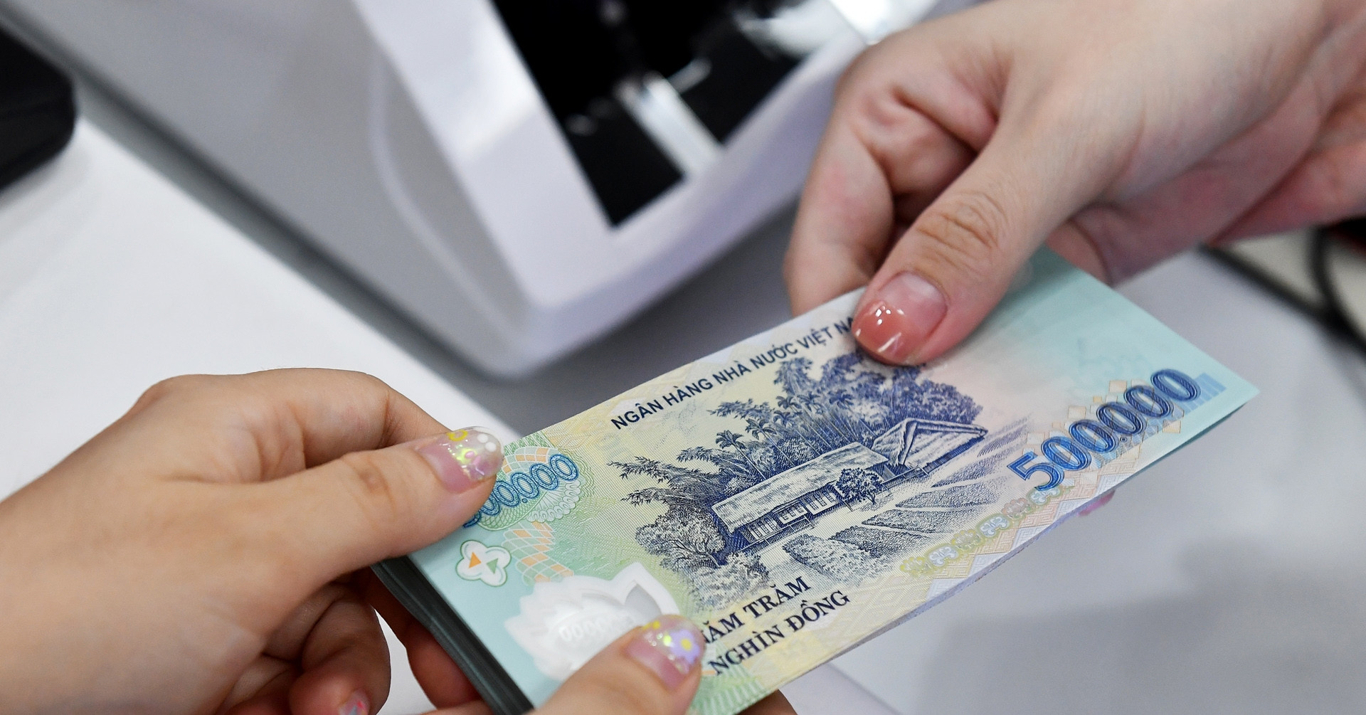 Lãi suất cho vay tăng mạnh: VCBNeo tăng mạnh nhất, OCB và Sacombank theo sau