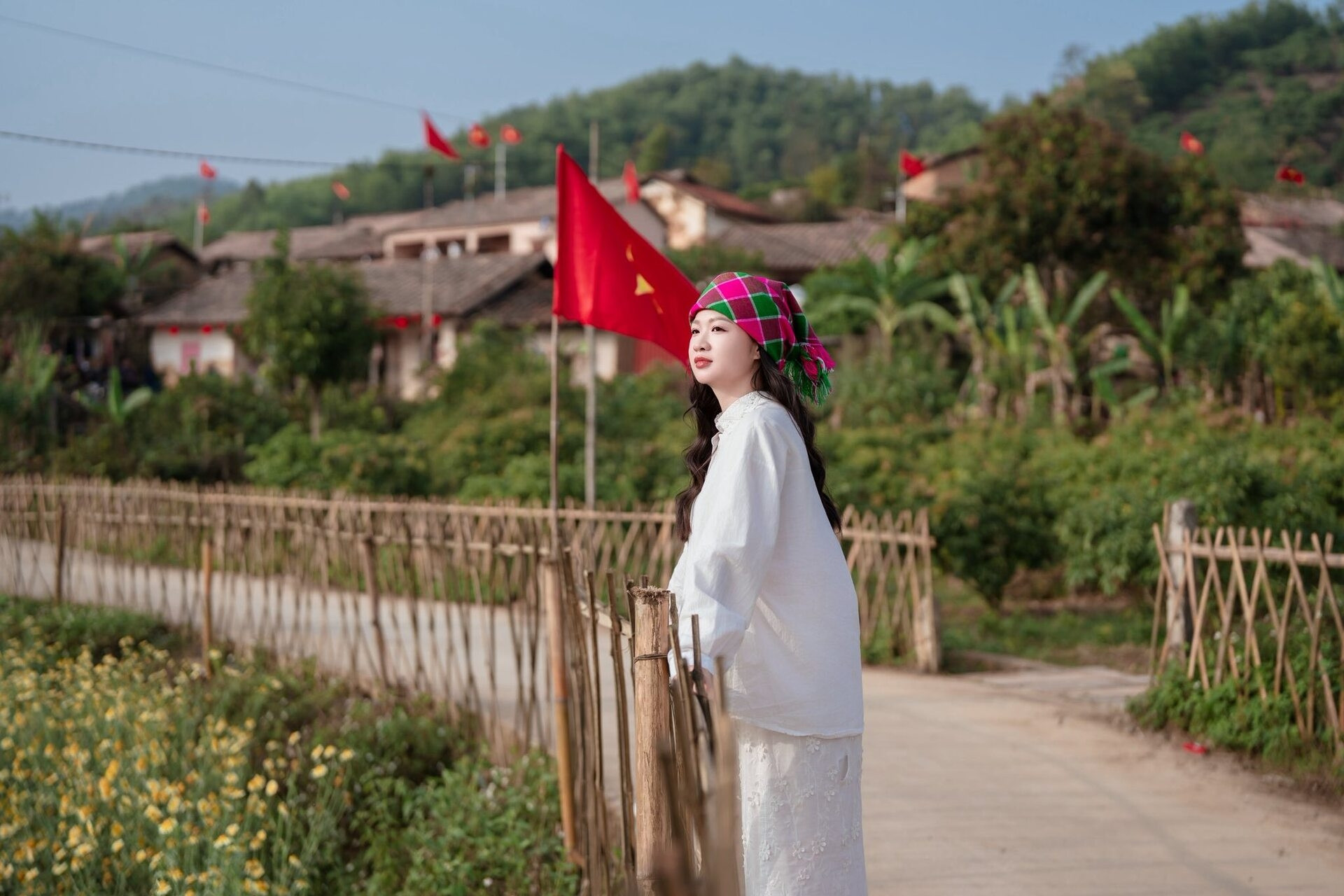 Làng cổ đẹp cách Hà Nội 2,5 giờ lái xe khiến khách liên tưởng tới Lô Lô Chải