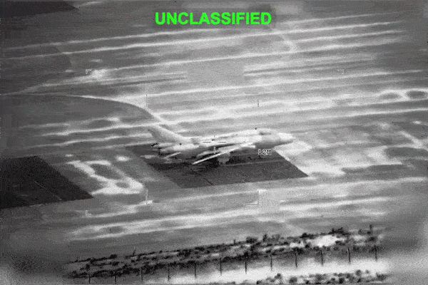 Mỹ tung video tập kích sân bay Iran, phá hủy 2 tiêm kích Su-22