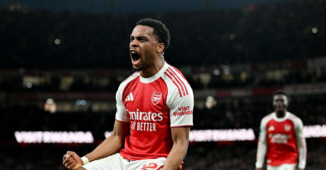 Arsenal đánh bại Chelsea nhờ bài đá phạt góc