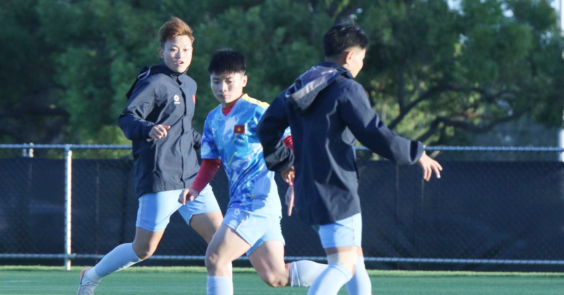 Tuyển nữ Việt Nam hào hứng và sung sức chuẩn bị đấu Ấn Độ