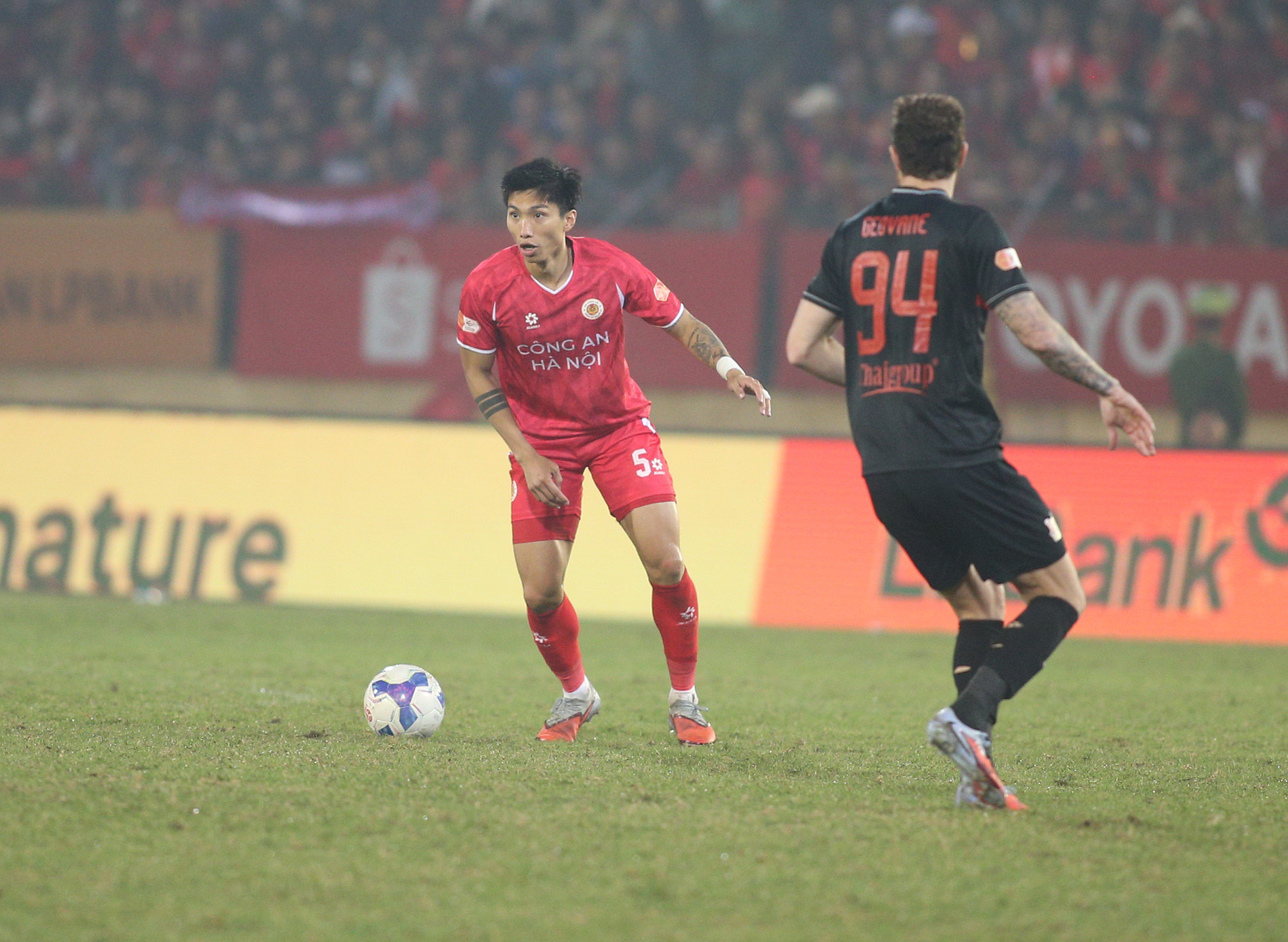 Tuyển Việt Nam: Ai vá hàng thủ cho HLV Kim Sang Sik van hau 2.JPG