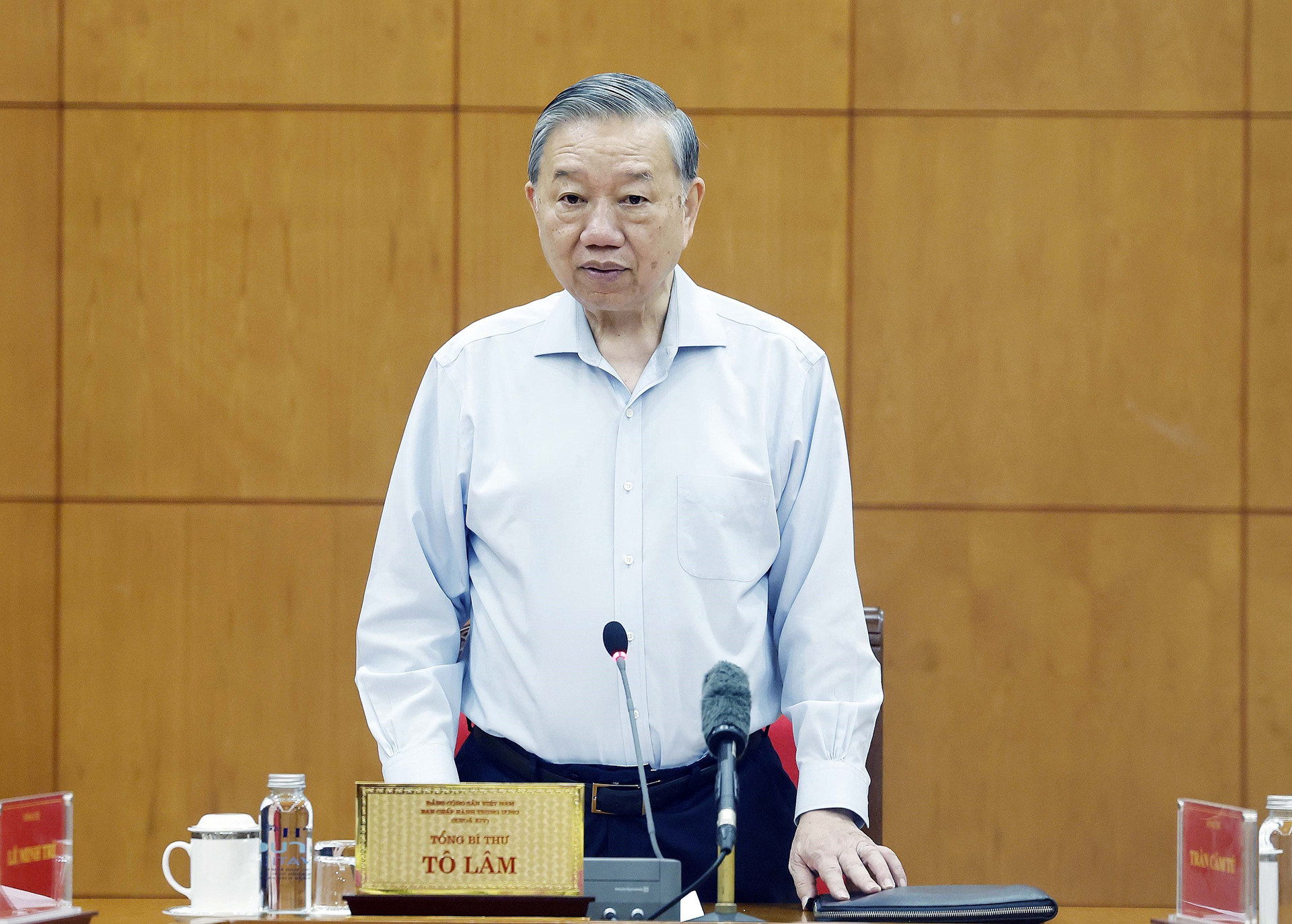 vnapotaltongbithutolamlamviecvoibannoichinhtrunguong8615470 17724266880631698726106.jpg