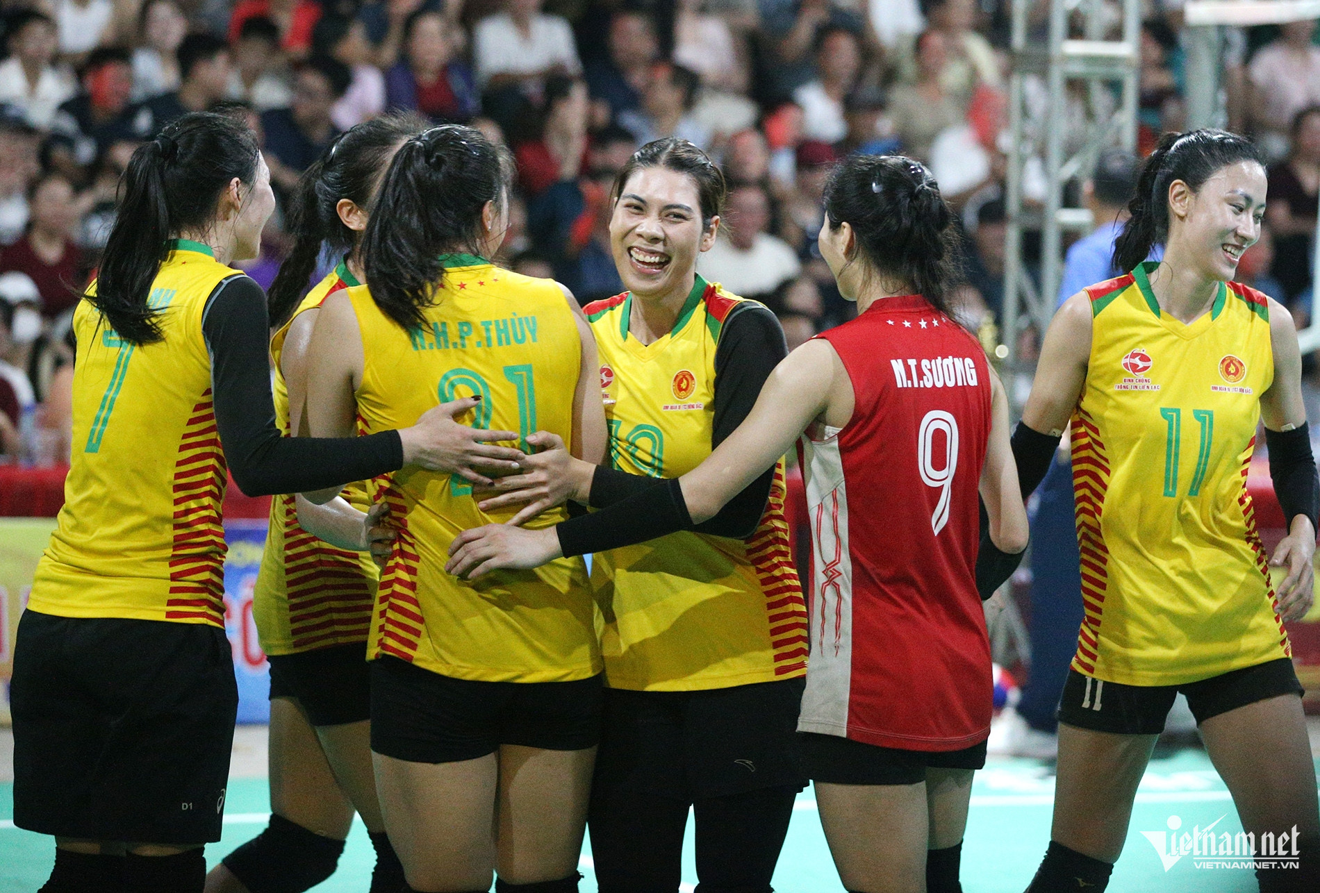 W-bong chuyen 13.JPG.jpg