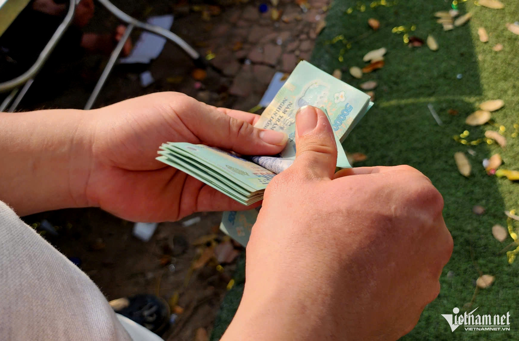 Tuyển thủ bóng chuyền 'càn quét' tiền thưởng tỉ đồng giải hội làng W-bong chuyen 2.jpg